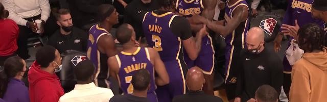 九游体育APP-病态湖人仿若重返2012 下一剧情轮到沃格尔下课？