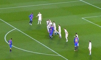 【欧联杯】弗伦基·德容中柱 巴萨主场平加拉塔萨雷