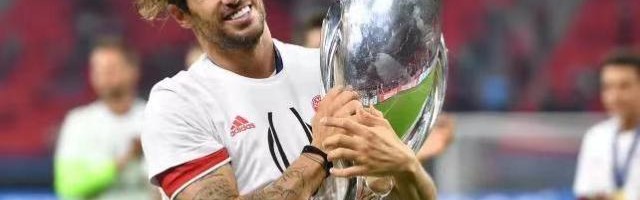 九游体育首页-德媒曝中超队有意拜仁后腰 年薪恐是最大障碍